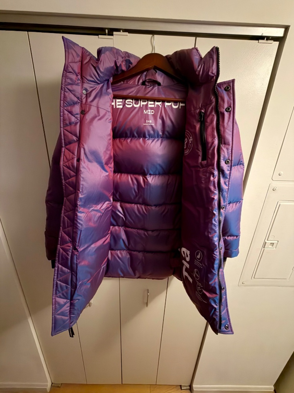 TNA SUPER PUFF JACKET - Picture 2 of 5